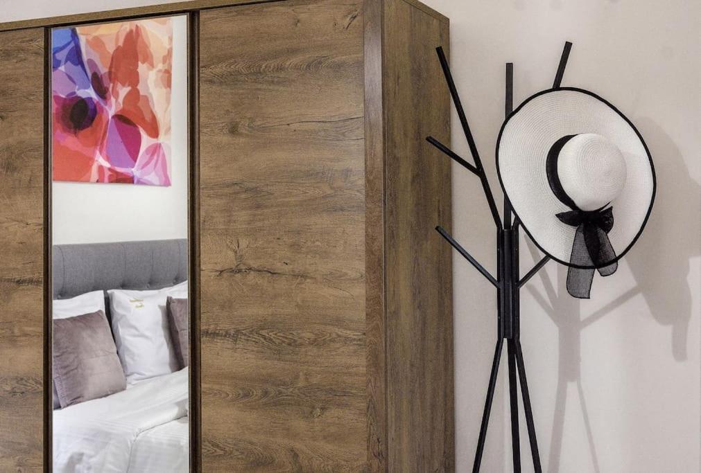 Menda Suite Héraklion Extérieur photo