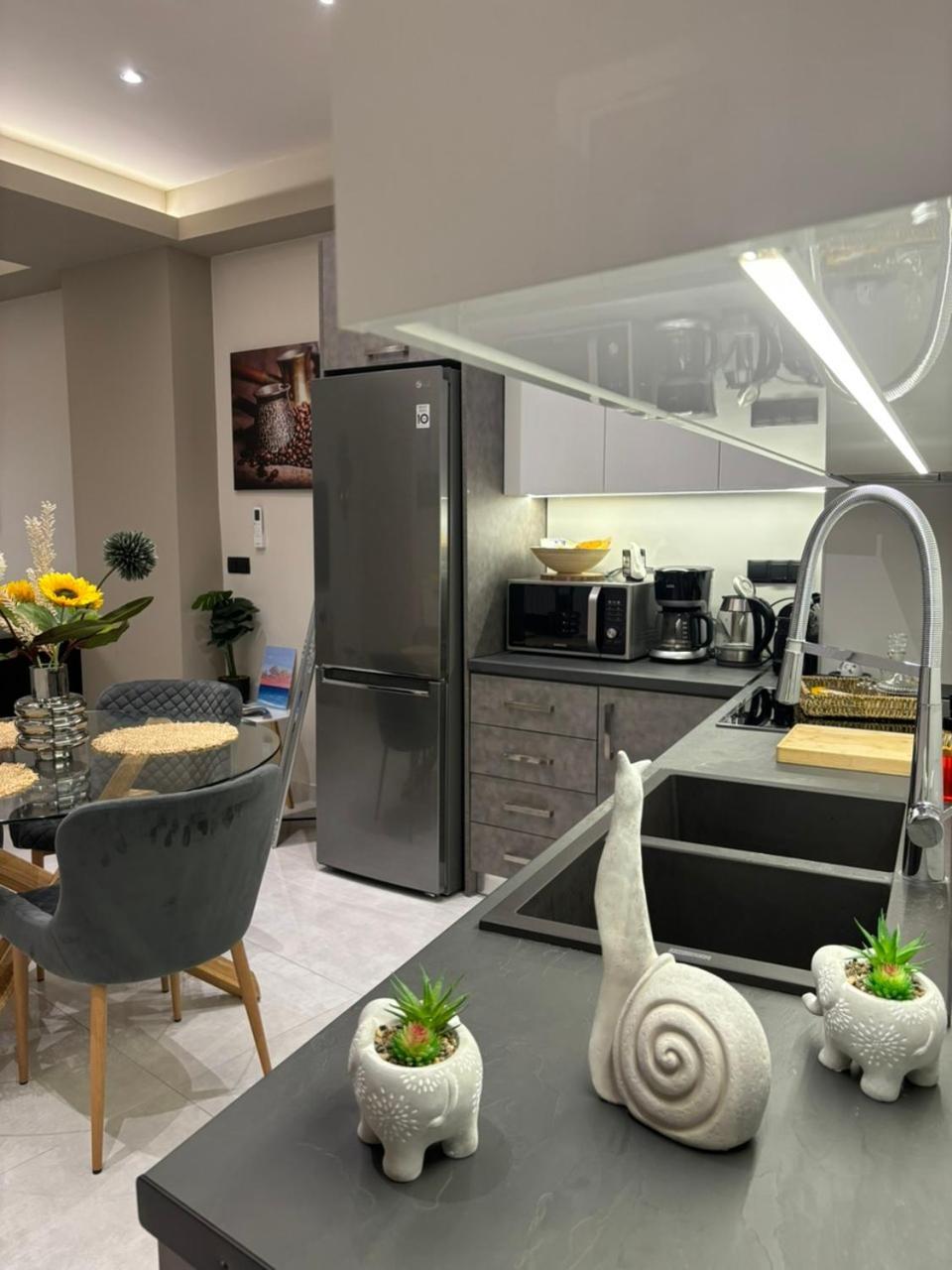 Menda Suite Héraklion Extérieur photo